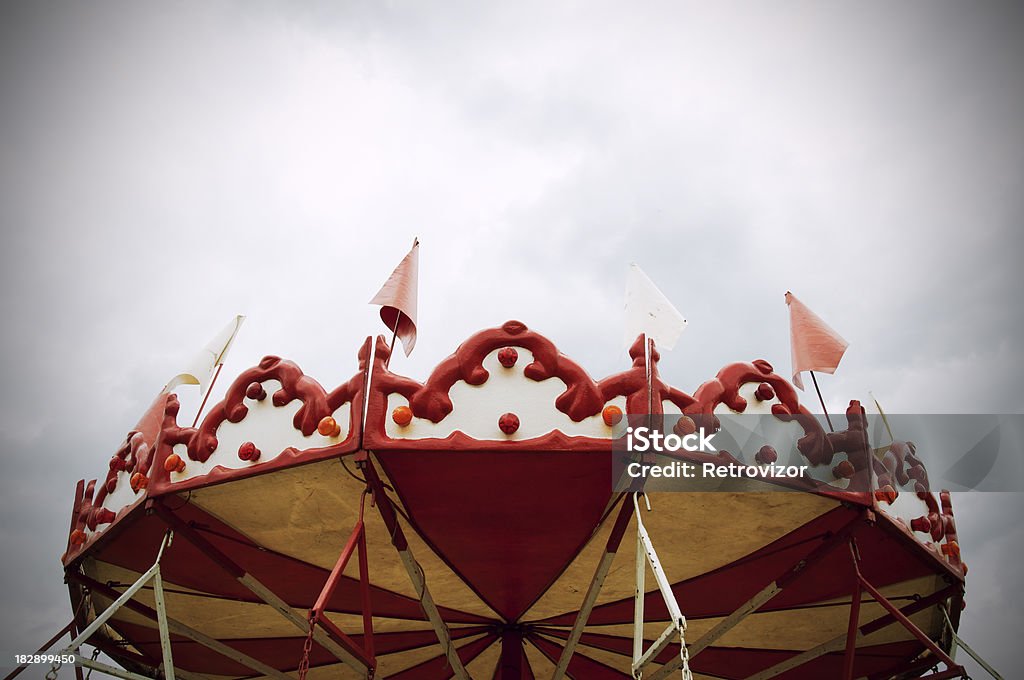 Старомодный carousel - Стоковые фото Антиквариат роялти-фри