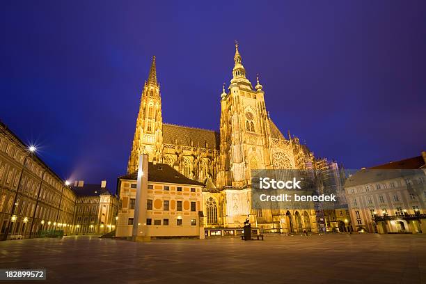 Foto de Catedral De São Vito Praga e mais fotos de stock de Castelo de Hradcany - Castelo de Hradcany, Noite, Arquitetura