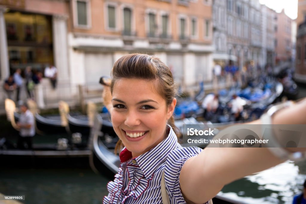 Felice turistiche - Foto stock royalty-free di Abbigliamento casual