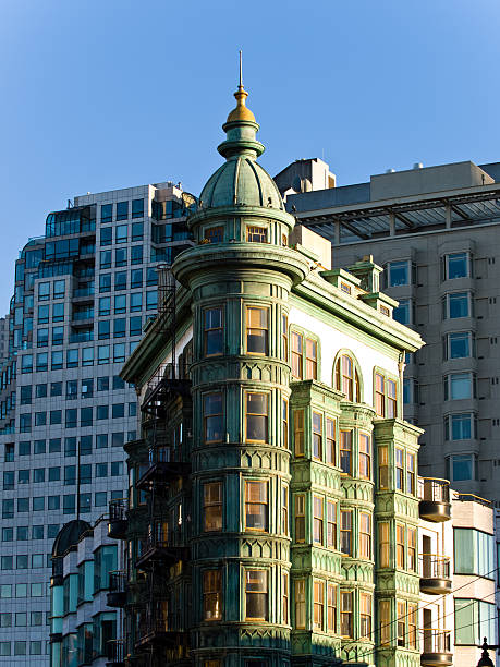 istock Old Building North Beach San Francisco 182899822