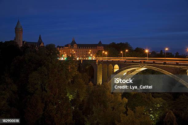 Photo libre de droit de Luxembourg 2 Xxxl banque d'images et plus d'images libres de droit de Grand-Duché du Luxembourg - Grand-Duché du Luxembourg, Ville de Luxembourg, Nuit