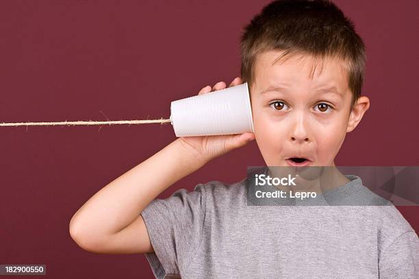 Komunikacja - zdjęcia stockowe i więcej obrazów Kubek jednorazowy - Kubek jednorazowy, Telefon, Dziecko