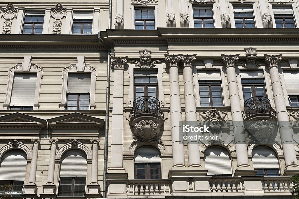 アパートメントの建物 - ハンガリーのロイヤリティフリーストックフォト