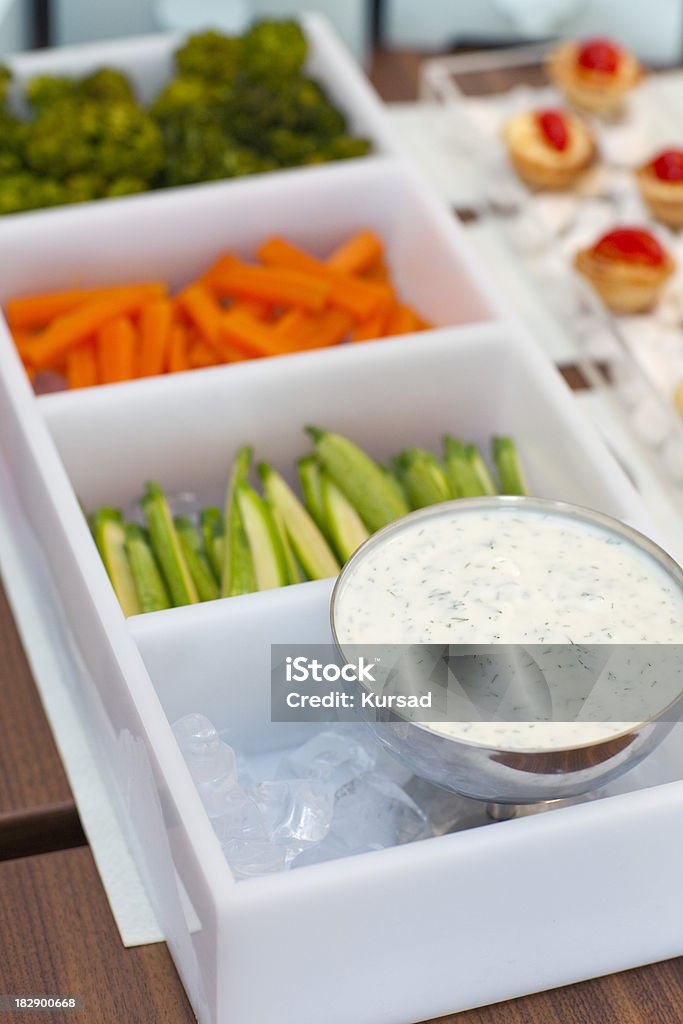 Verdure e Dip - Foto stock royalty-free di Alimentazione sana