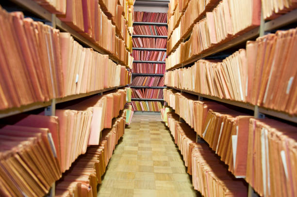 archive - legal system filing documents data warehouse fotografías e imágenes de stock