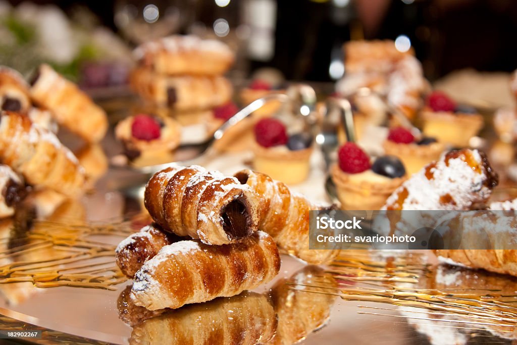 cannoli com chocolate e vários pastries - Royalty-free Alimentação Saudável Foto de stock