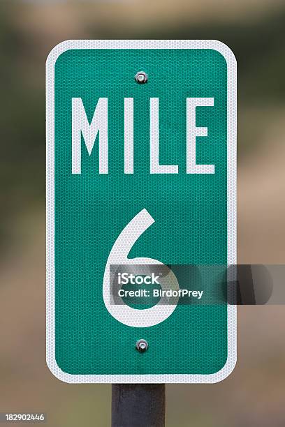 マイルマーカー 6 - 数字の6のストックフォトや画像を多数ご用意 - 数字の6, 道路標識, トレイル表示