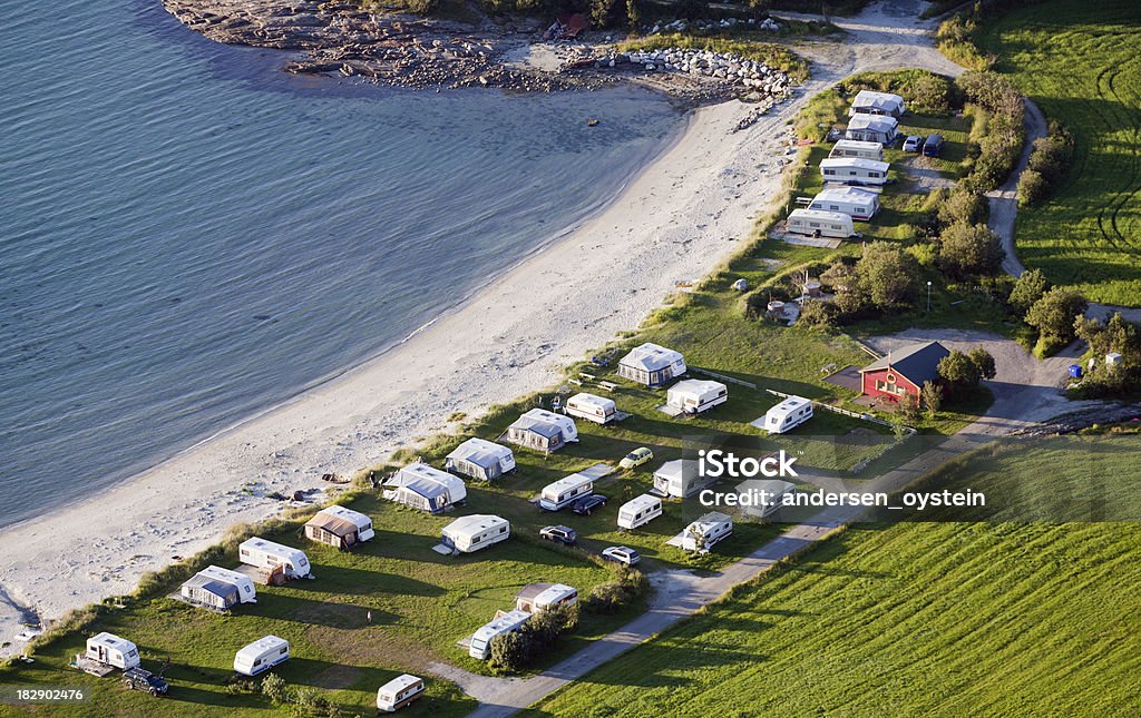 Campamento en Escandinavia - Foto de stock de Camping libre de derechos