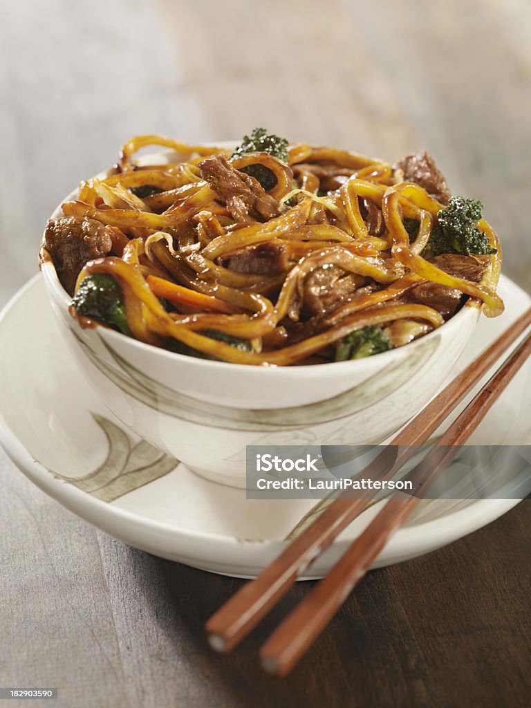 Rindfleisch und Brokkoli Noodle Stir-Fry - Lizenzfrei Chow Mein Stock-Foto