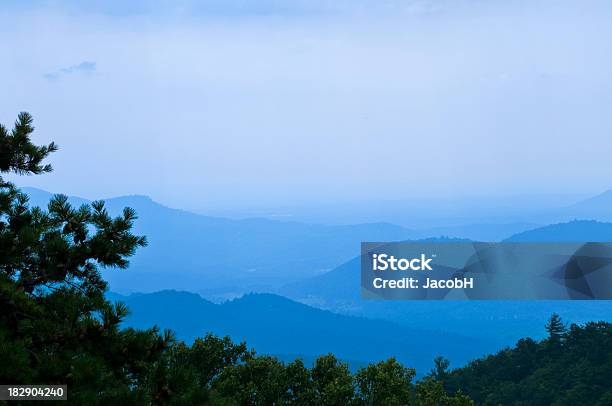 Blue Ridge Mountains - zdjęcia stockowe i więcej obrazów Appalachy - Appalachy, Australijski Outback, Bez ludzi