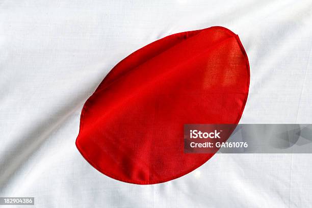 Photo libre de droit de Drapeau Japonais Qui Coule Dans Le Vent banque d'images et plus d'images libres de droit de Asie - Asie, Blanc, Cercle