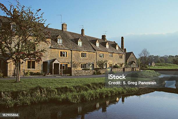 Villaggio Di Cotswold - Fotografie stock e altre immagini di Ambientazione esterna - Ambientazione esterna, Ambientazione tranquilla, Architettura