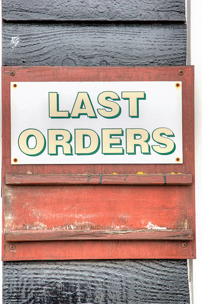istock Retro restaurant sign for last orders 182906262