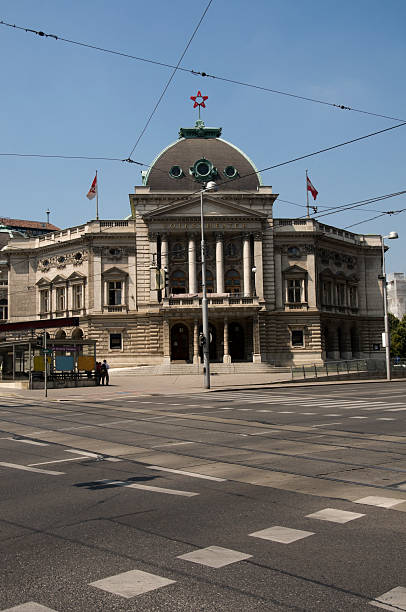 istock The German Volkstheater in Vienna 182906343