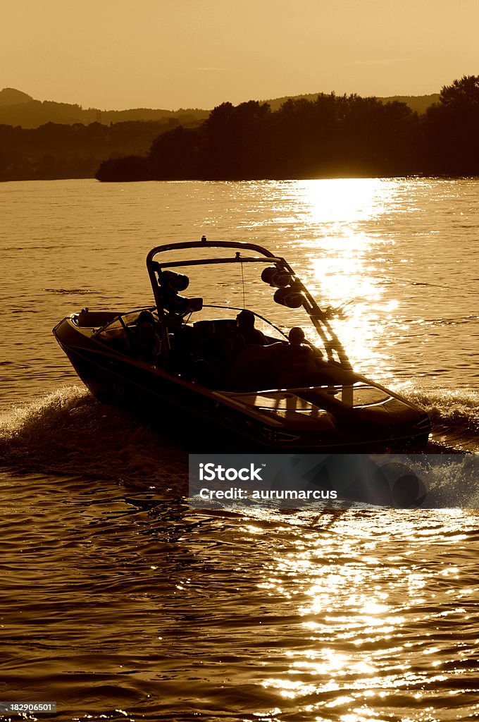 wakeboardboat - Foto stock royalty-free di Lago