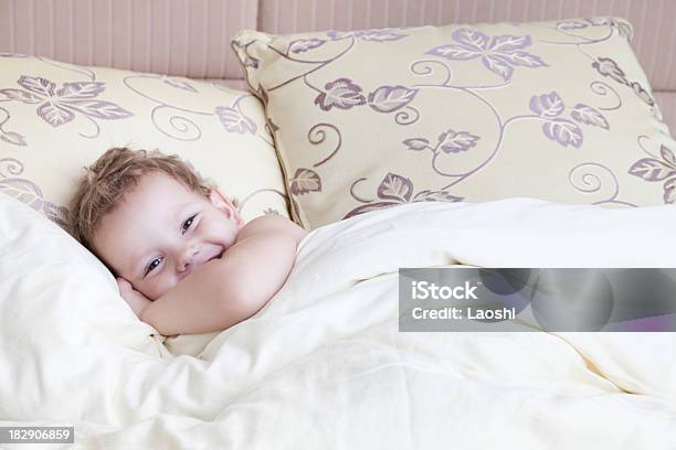 De Manhã - Fotografias de stock e mais imagens de Bebé - Bebé, Hotel, 2-3 Anos