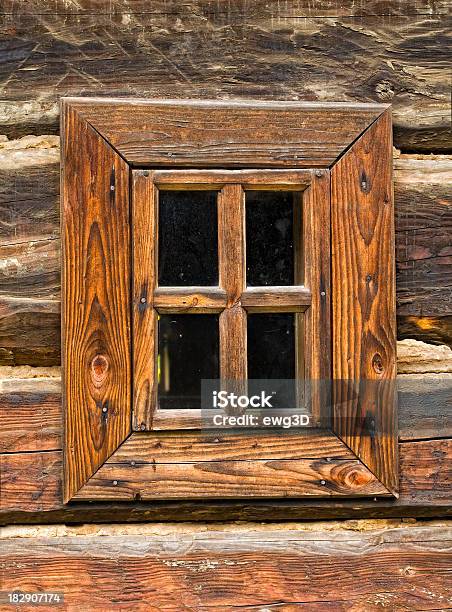 Antigua Ventana De Madera Foto de stock y más banco de imágenes de Alféizar - Alféizar, Anticuado, Arquitectura