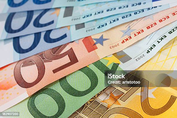 Sfondo Di Valuta Dellunione Europea - Fotografie stock e altre immagini di Abbondanza - Abbondanza, Affari, Banconota