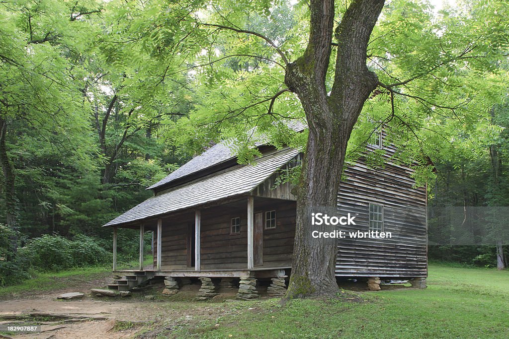 Pioneer cabine nas Smoky Mountains - Foto de stock de Arquitetura royalty-free