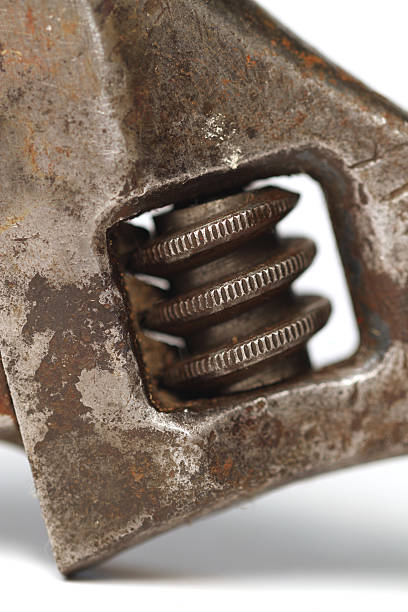 métaux crescent clé - adjustable wrench wrench clipping path red photos et images de collection