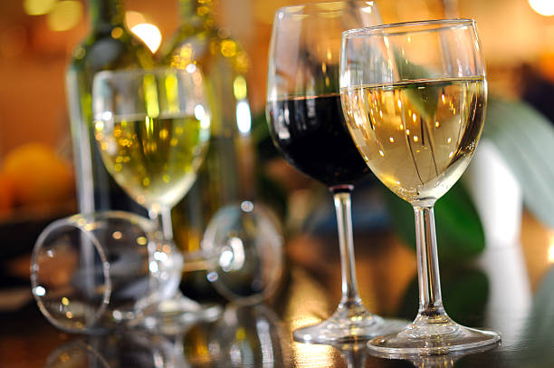 istock Red and White Wine in Glasses 182910992