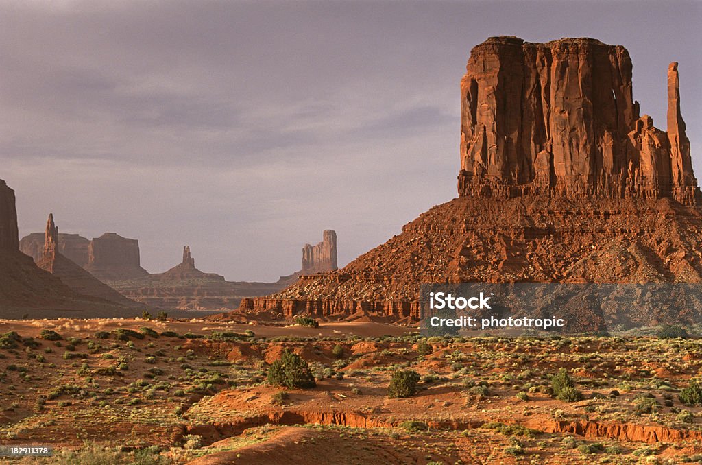 dawn luz sobre o Buttes - Royalty-free Amanhecer Foto de stock