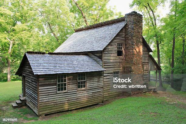 Pioneer Cabin In The Smoky Mountains Stock Photo - Download Image Now - Chimney, Log Cabin, Woodland