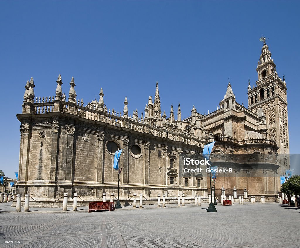 La Giralda catedral de Sevilla, España - Foto de stock de Anticuado libre de derechos