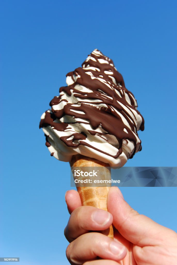 맛있었어요 아이스크림 원뿔형 - 로열티 프리 기계 아이스크림 스톡 사진