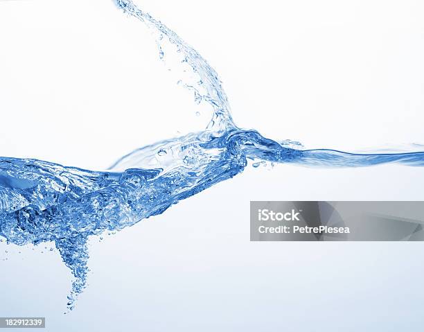 Fließendes Wasser Und Wellen Akzenten Stockfoto und mehr Bilder von Abstrakt - Abstrakt, Bach, Blase - Physikalischer Zustand