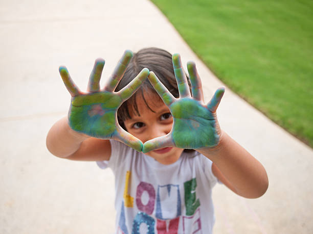 istock artistic little girl 182914102