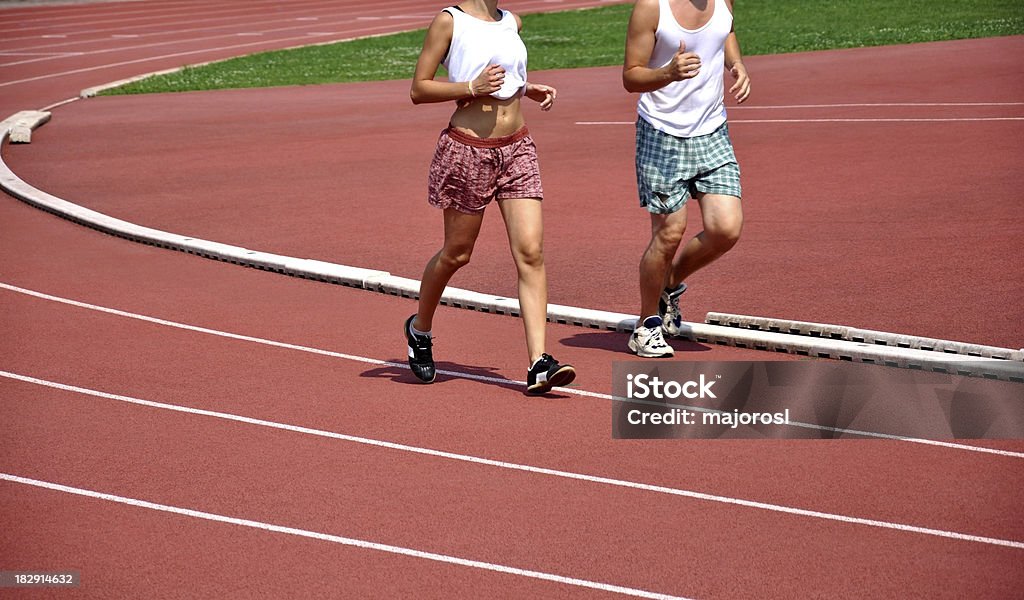 Бегунов на Беговая дорожка-лёгкая атлетика - Стоковые фото 400 Meter роялти-фри