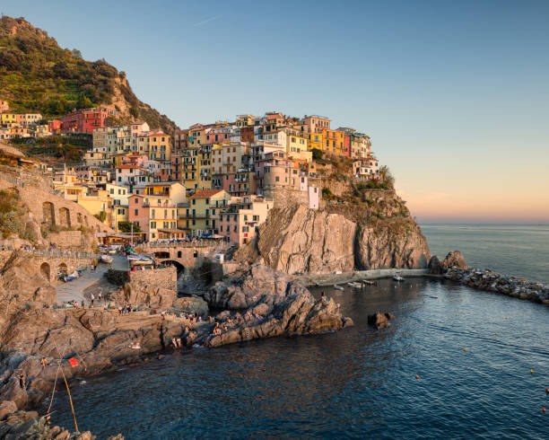 manarola, cinque terre - manarola foto e immagini stock