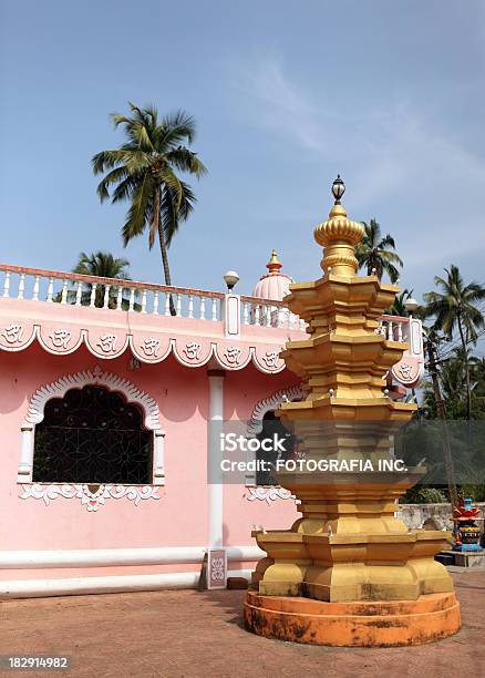 Templo Hindu Em Goa - Fotografias de stock e mais imagens de Amarelo - Amarelo, Antigo, Ao Ar Livre