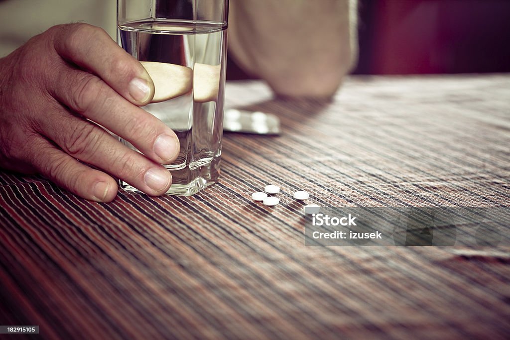 Medikament nehmen - Lizenzfrei Alter Erwachsener Stock-Foto