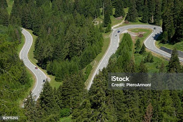 스위스 곡선 고산대 Road 0명에 대한 스톡 사진 및 기타 이미지 - 0명, S 모양, 경관