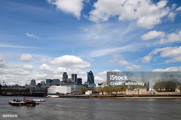 Photo libre de droit de Tour De Londres Et De La Ville De South Bank banque d'images et plus d'images libres de droit de Angleterre - Angleterre, Architecture, Bleu