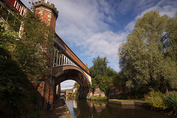 istock Canal cityscape in Manchester, England 182915973