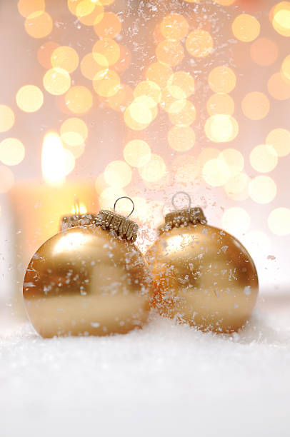 istock Gold christmas balls 182916240