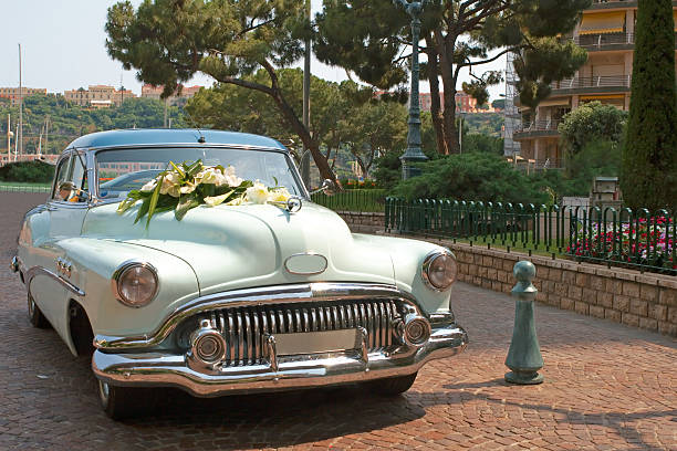 istock Vintage car in the city 182916686