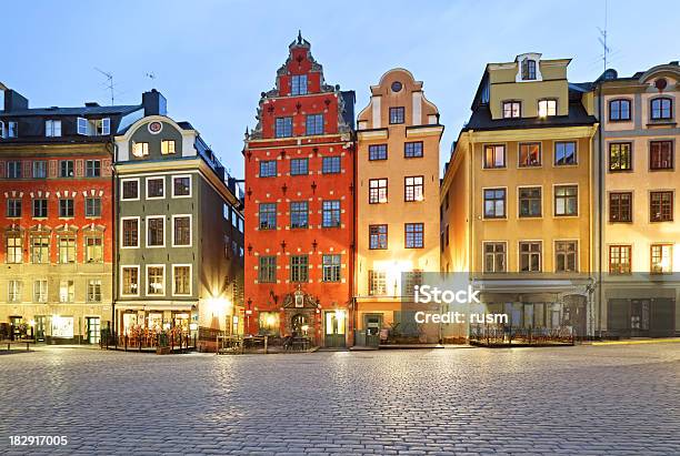 Photo libre de droit de Stortorget Square La Nuit Stockholm banque d'images et plus d'images libres de droit de Rue - Rue, Stortorget, Café - Établissement de restauration