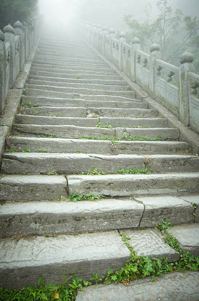 天国への階段 - wudangshan ストックフォトと画像