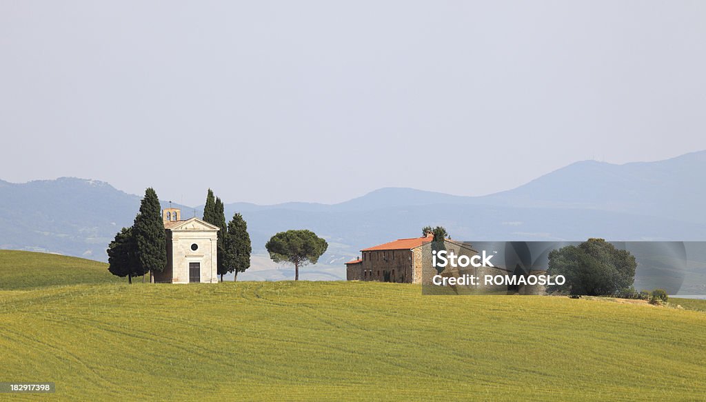 Cappella di Vitaleta in Val d'Orcia, Toscana, Italia - Foto stock royalty-free di Cappella di Vitaleta