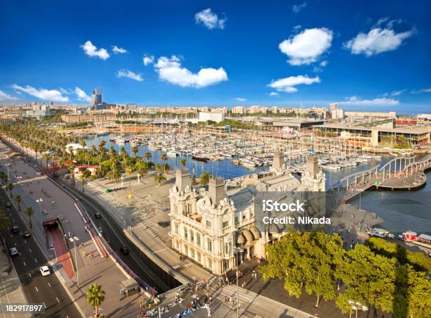 Barcelona - Fotografias de stock e mais imagens de Barcelona - Espanha - Barcelona - Espanha, Ao Ar Livre, Arquitetura