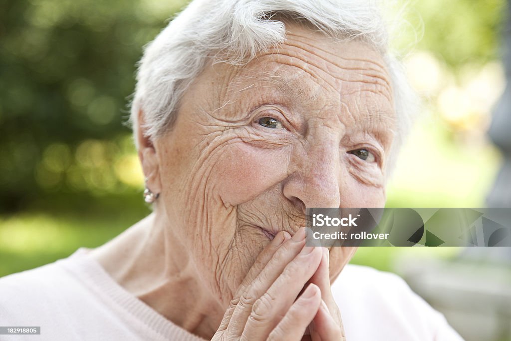 Gioiosa senior - Foto stock royalty-free di Viso