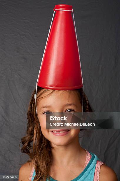 Conehead Stockfoto und mehr Bilder von 8-9 Jahre - 8-9 Jahre, Blick in die Kamera, Ein Mädchen allein