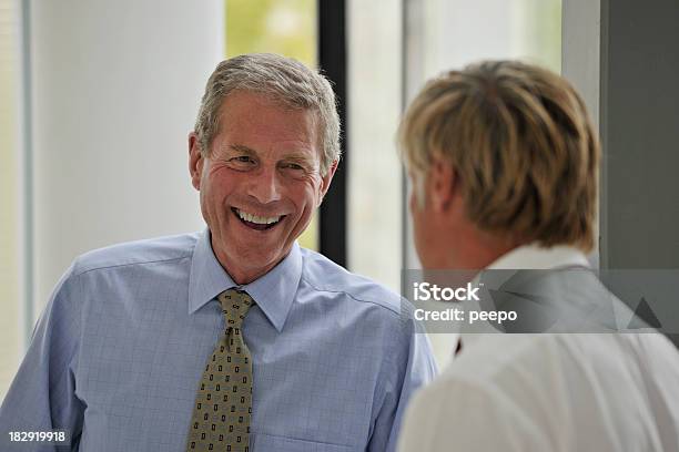 Ejecutivos Foto de stock y más banco de imágenes de Camisa y corbata - Camisa y corbata, Director ejecutivo de empresa, Dos personas