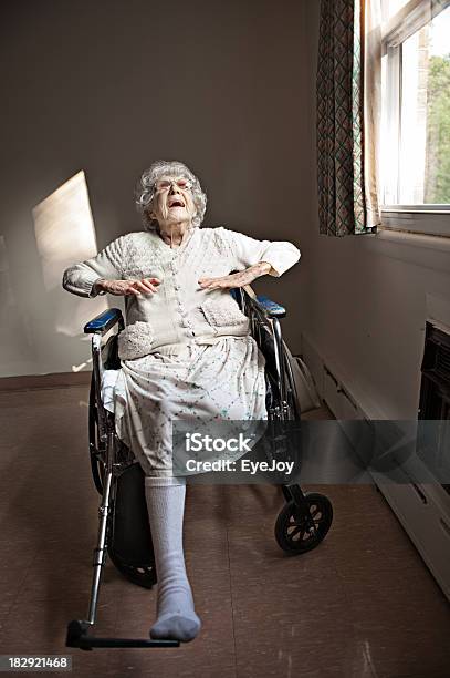 발랄 Centenarian 오하이오 In 휠체어 절단 수술을 받은 사람에 대한 스톡 사진 및 기타 이미지 - 절단 수술을 받은 사람, 노인, 여자