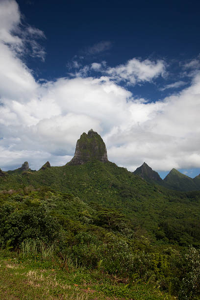 istock Moorea Mountain Range Including Mt. Mouaroa the Shark's Tooth 182922545