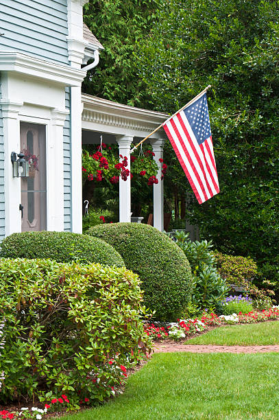 istock Front Porch Patriotism 182922679